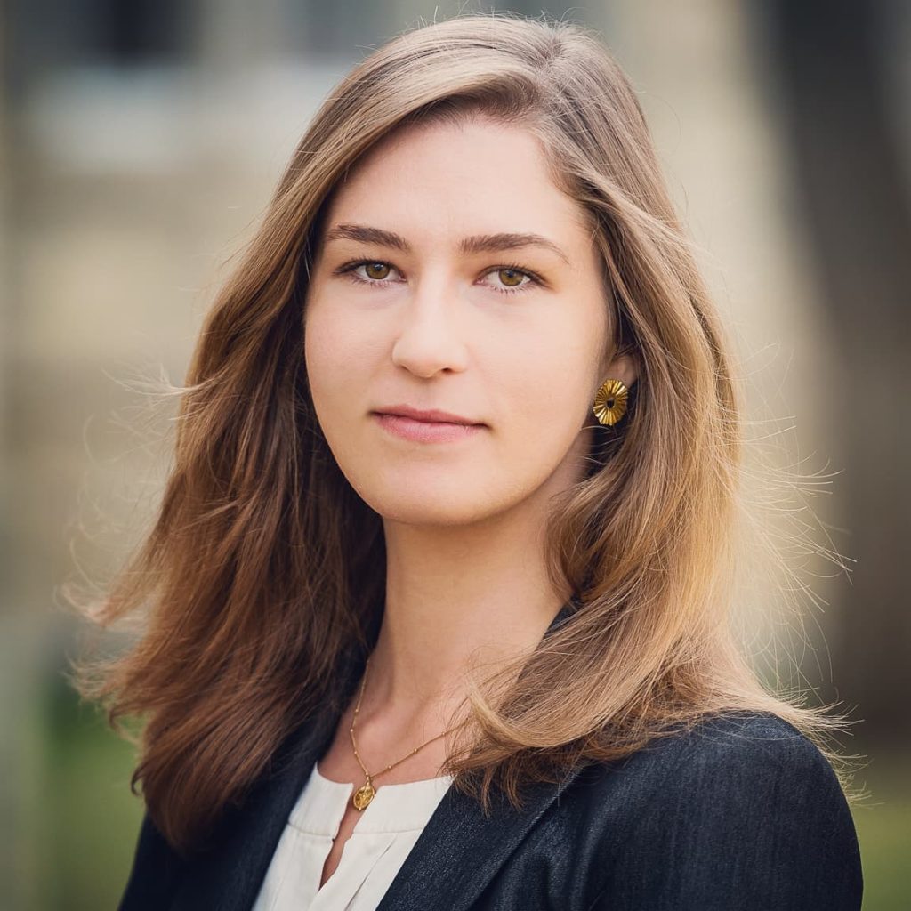 PAVELICH_Headshot _Color